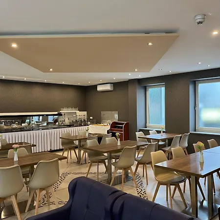 Skyline Suites Hotel Szálloda